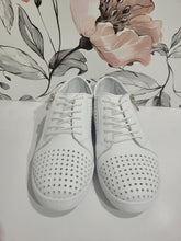 Load image into Gallery viewer, EG17 White