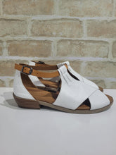 Load image into Gallery viewer, Digby White/Tan