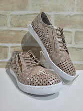 Load image into Gallery viewer, EG17P Taupe Print
