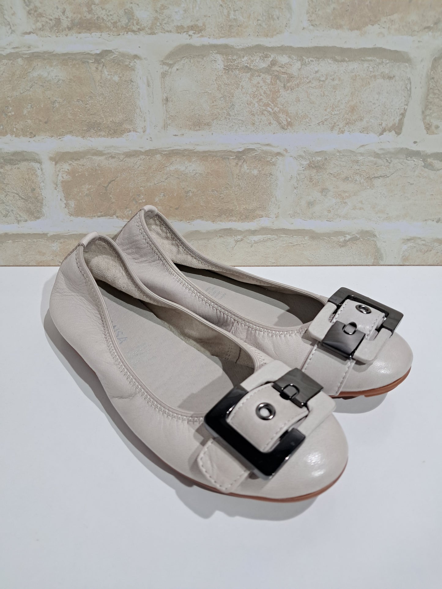 Ballencia Silver Grey