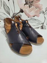 Load image into Gallery viewer, Digby Black/Tan