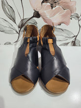Load image into Gallery viewer, Digby Black/Tan