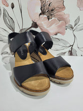Load image into Gallery viewer, Evita Black