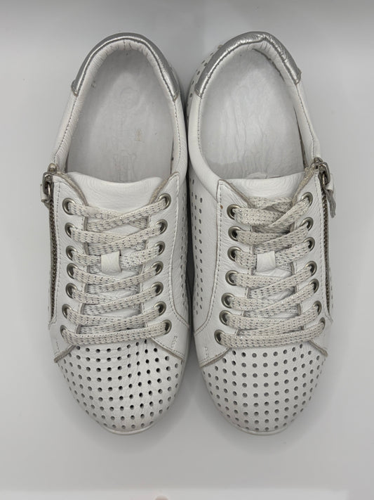 EG256 White