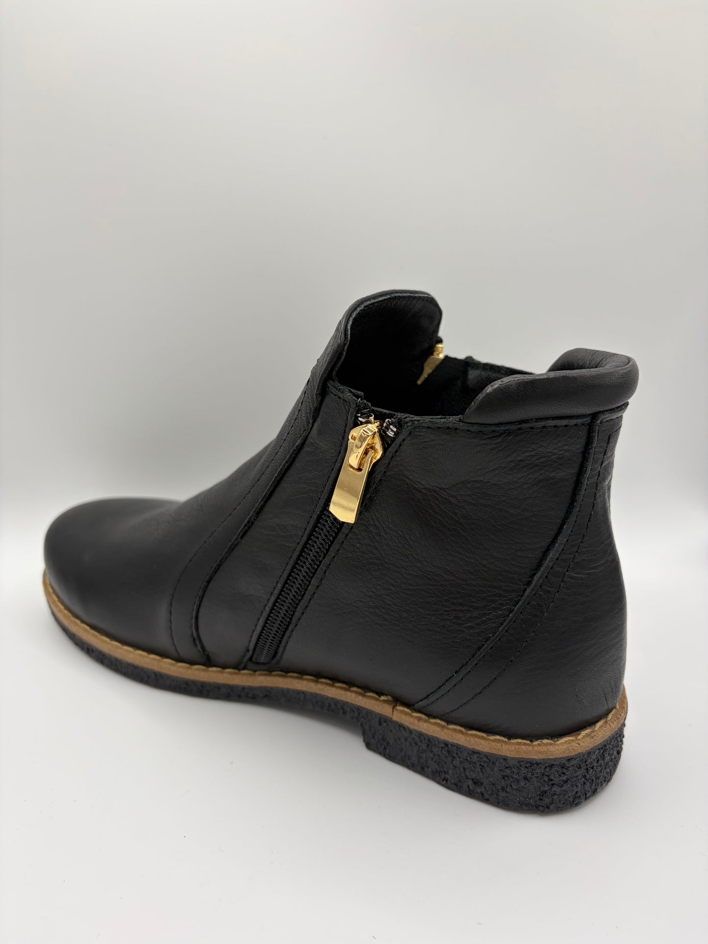 Tallow Black/Gold