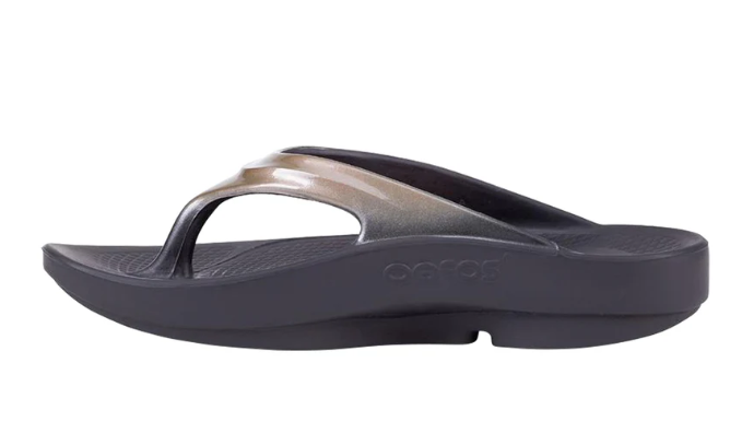 Oofos OOlala Luxe Thong Latte