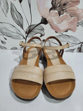 Load image into Gallery viewer, Reba Beige by Zeta
