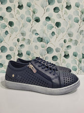 Load image into Gallery viewer, EG17 Navy by Cabello
