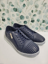 Load image into Gallery viewer, EG17 Navy by Cabello
