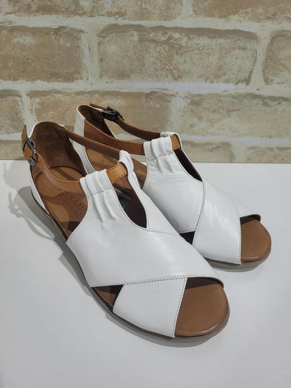 Digby White/Tan