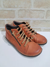 Load image into Gallery viewer, Madge Naranja by Zeta
