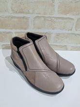 Load image into Gallery viewer, CP462-18 Taupe Combo by Cabello
