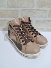 Load image into Gallery viewer, EG173 Latte by Cabello
