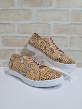 Load image into Gallery viewer, EG17P Caramel by Cabello
