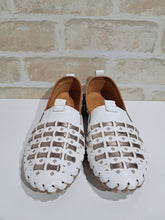 Load image into Gallery viewer, Totem White/Pewter by Thyme &amp; Co

