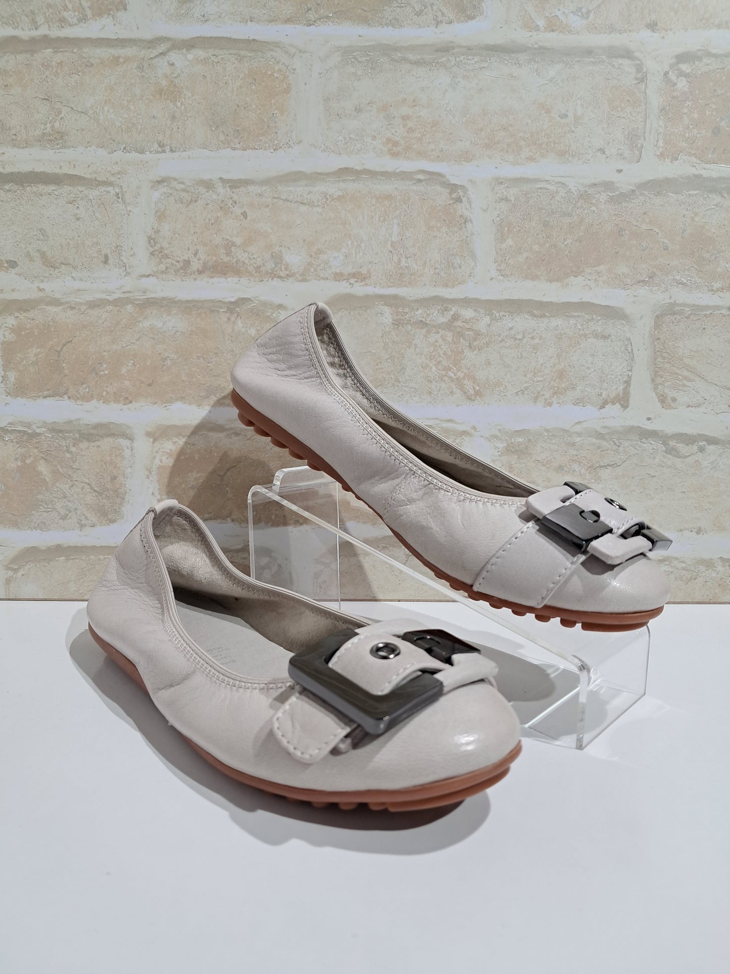 Ballencia Silver Grey