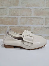 Load image into Gallery viewer, Angourie Ivory by Isabelle
