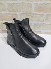 Load image into Gallery viewer, Flor Black Leather by Nu x Neo
