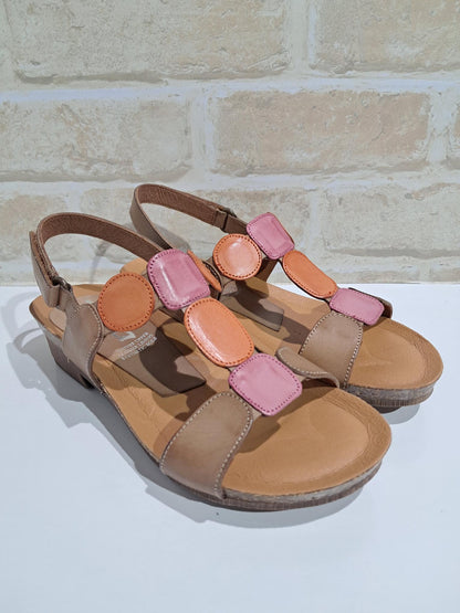 Ivanna Avellana/Pink/Coral