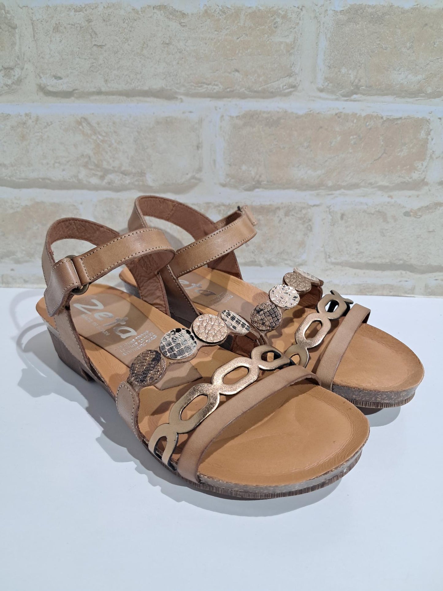 Idalia Avellana/Bronce/Multi