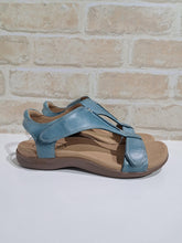 Load image into Gallery viewer, The Show Teal By Taos
