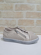 Load image into Gallery viewer, EG17 Taupe by Cabello
