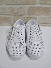 Load image into Gallery viewer, EG256 White by Cabello
