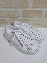 Load image into Gallery viewer, EG256 White by Cabello
