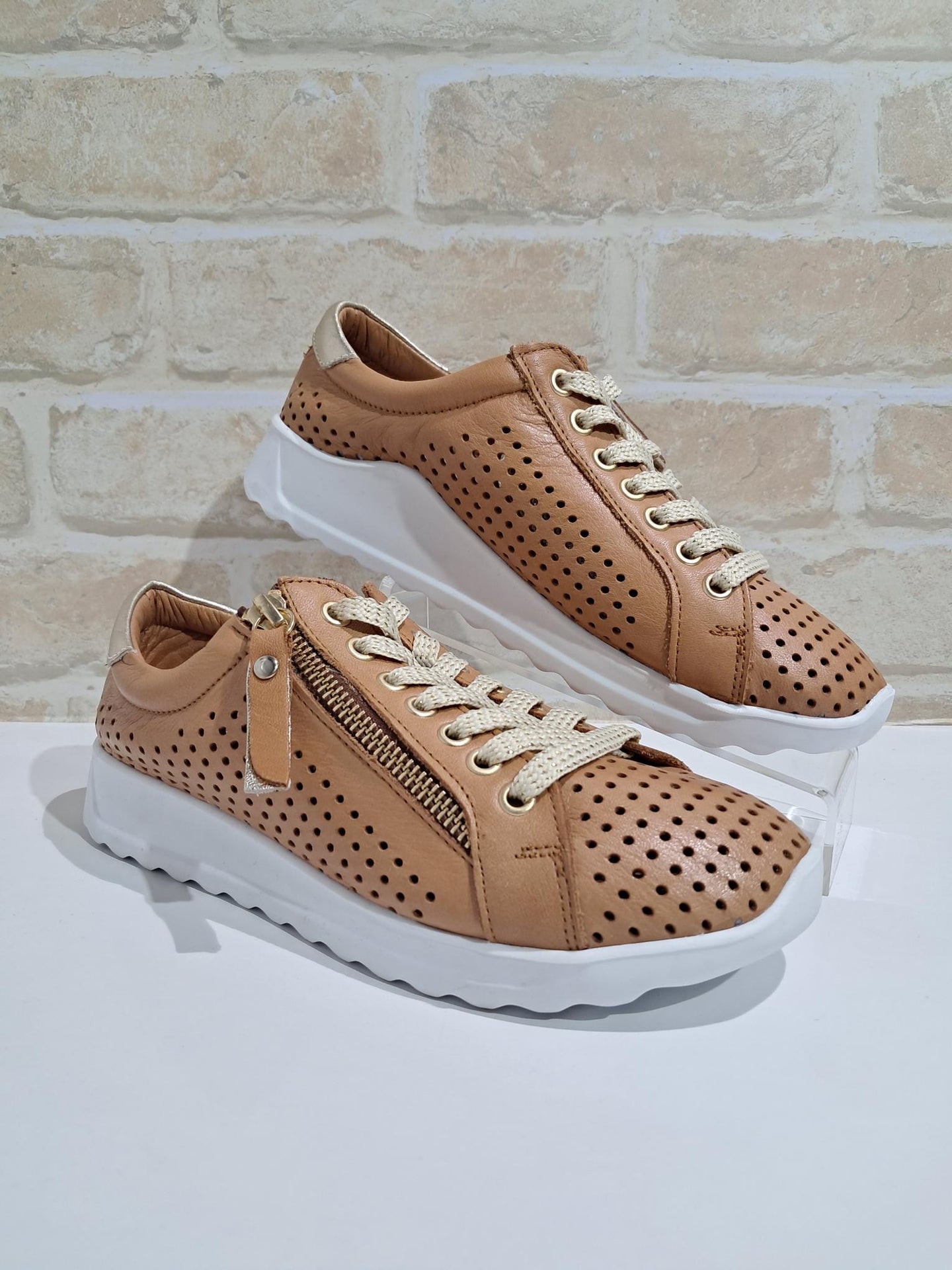 EG256 Tan by Cabello