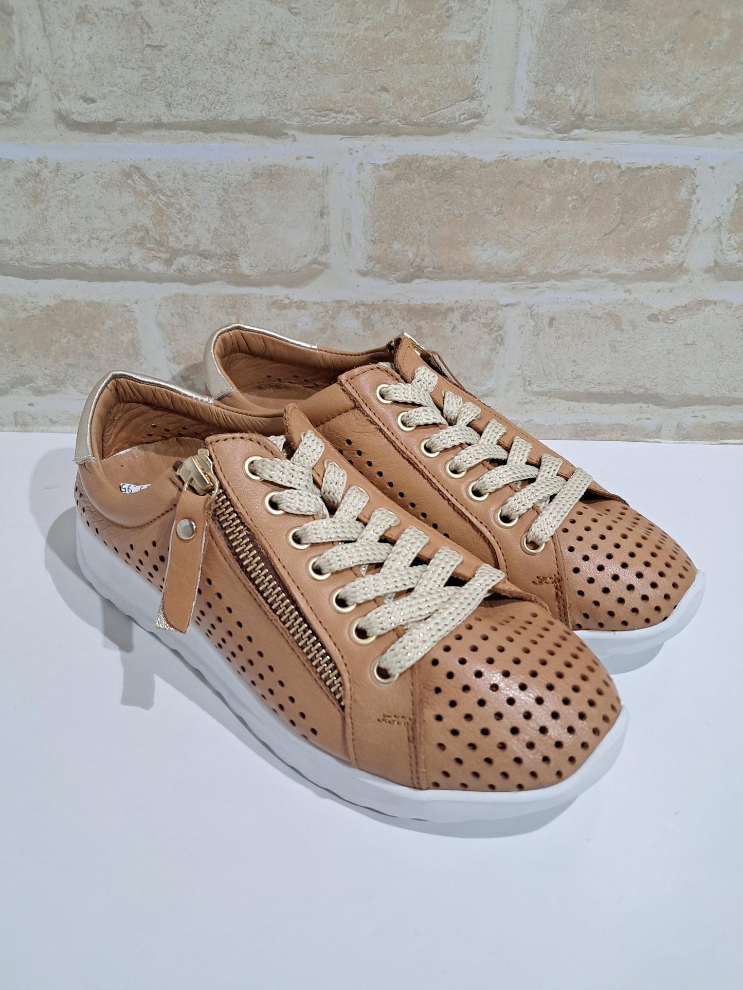 EG256 Tan