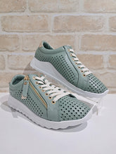 Load image into Gallery viewer, EG256 Emerald by Cabello
