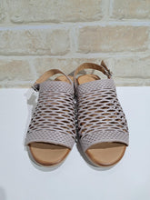Load image into Gallery viewer, Alaca Taupe by Cabello
