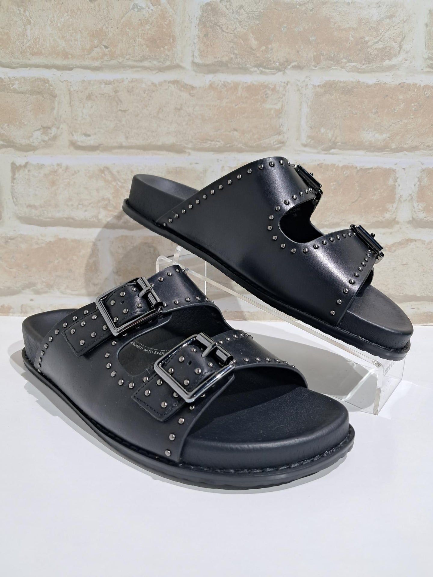 Havro Black by Ziera