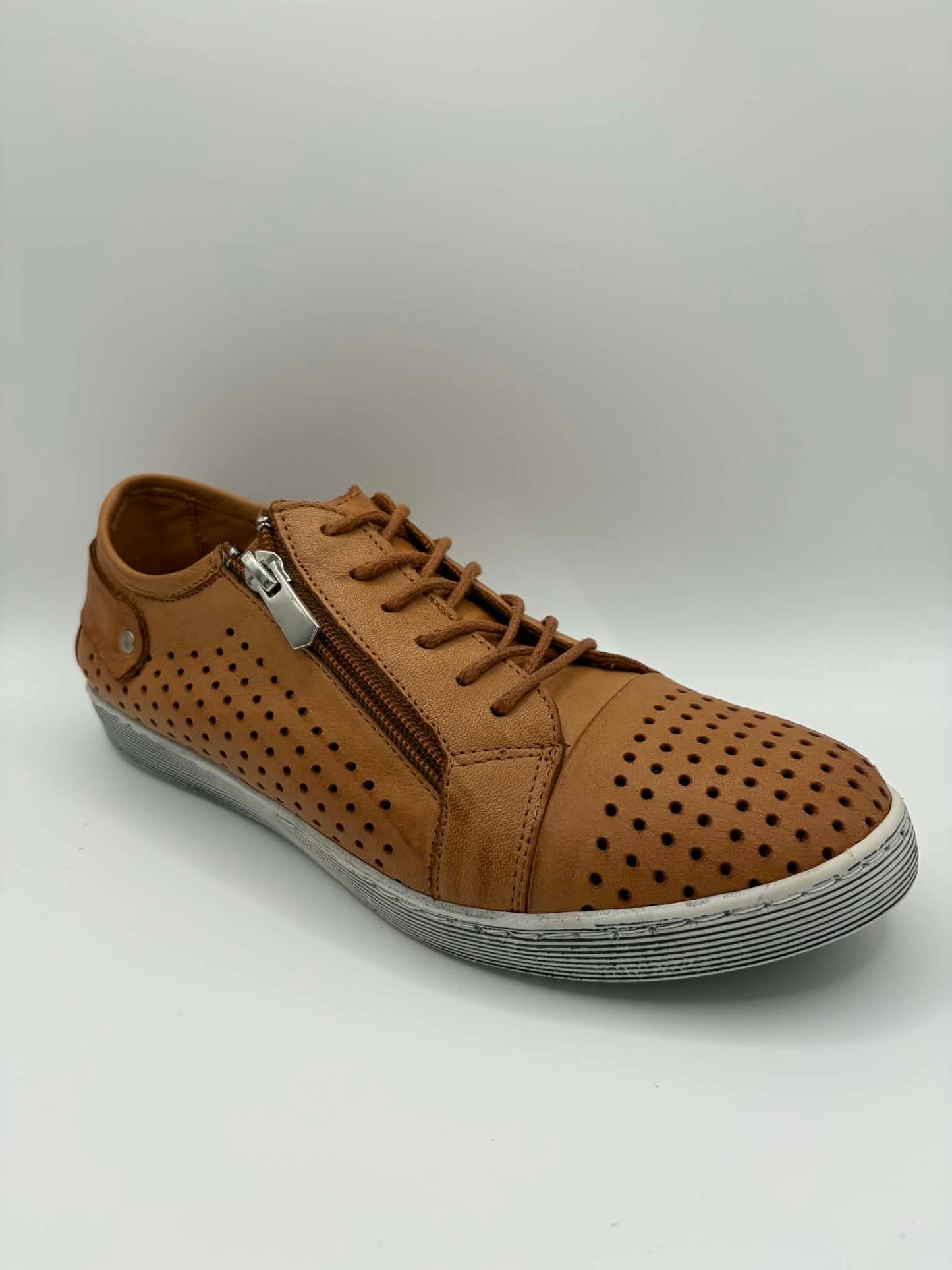 EG17 Tan