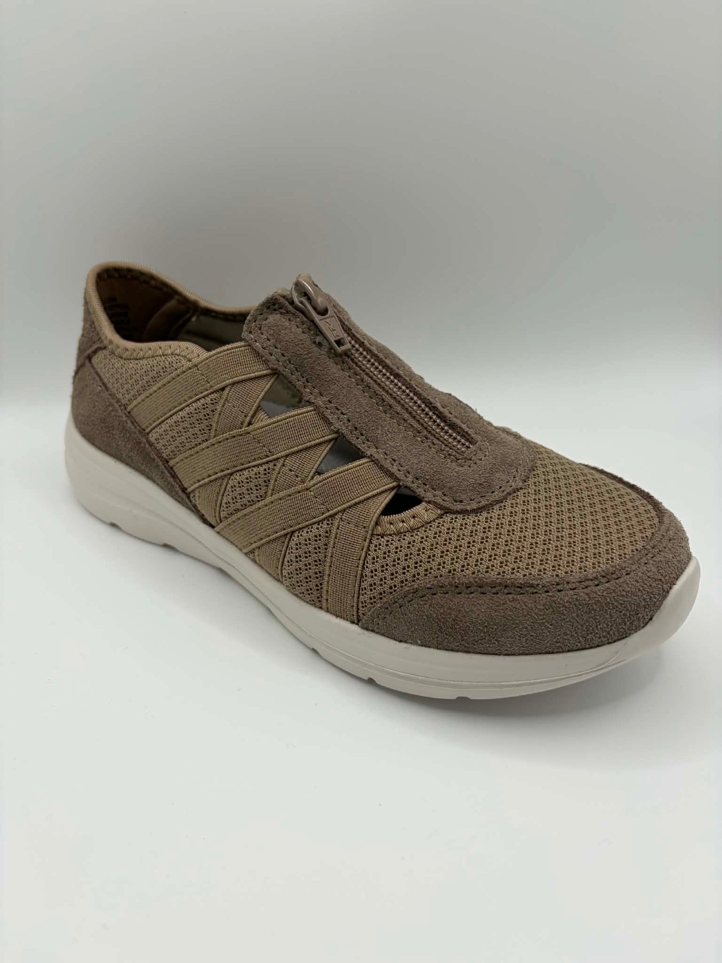 Callum Taupe