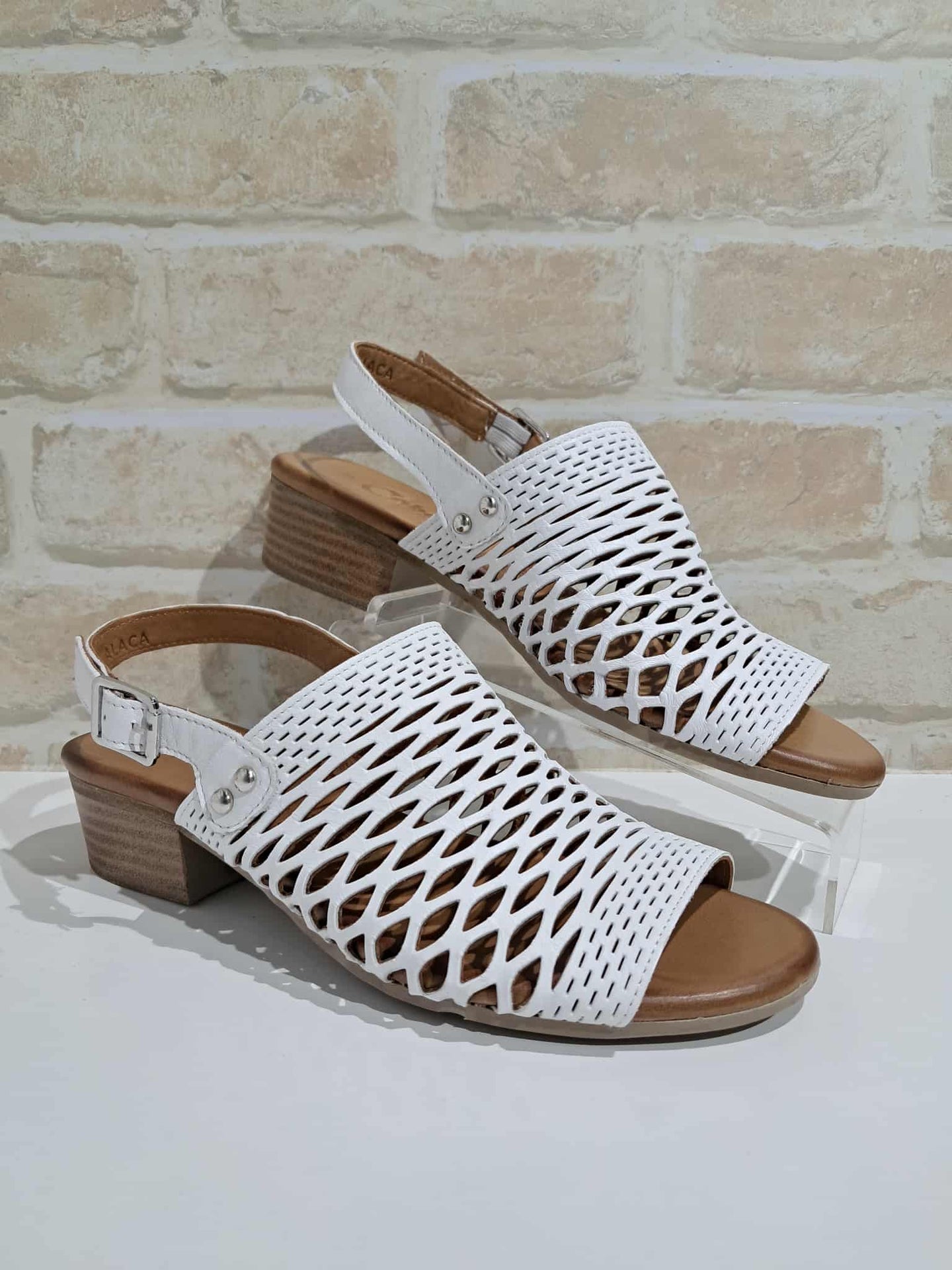 Alaca White