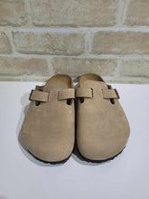 Load image into Gallery viewer, Boston Tabacco Oiled Regular by Birkenstock
