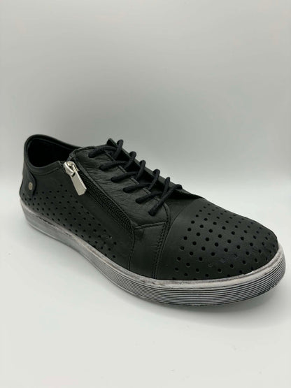 EG17 Black