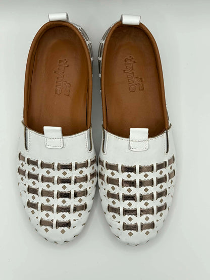 Totem White/Pewter