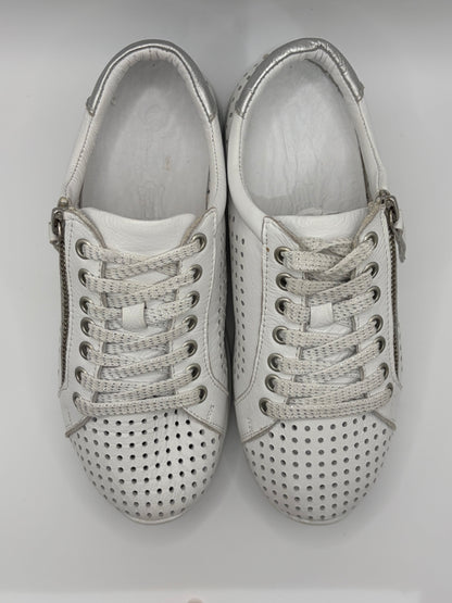 EG256 White