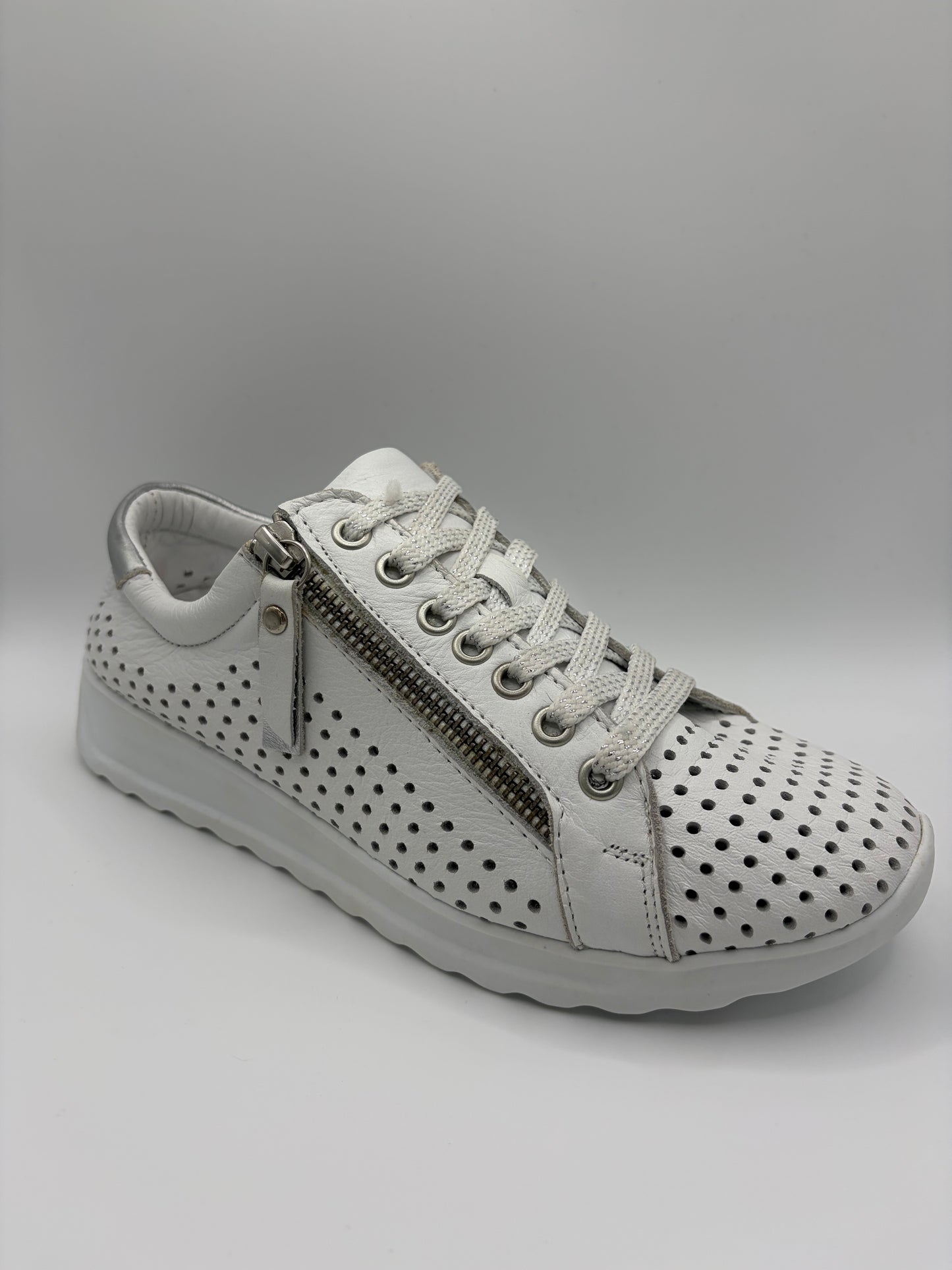 EG256 White