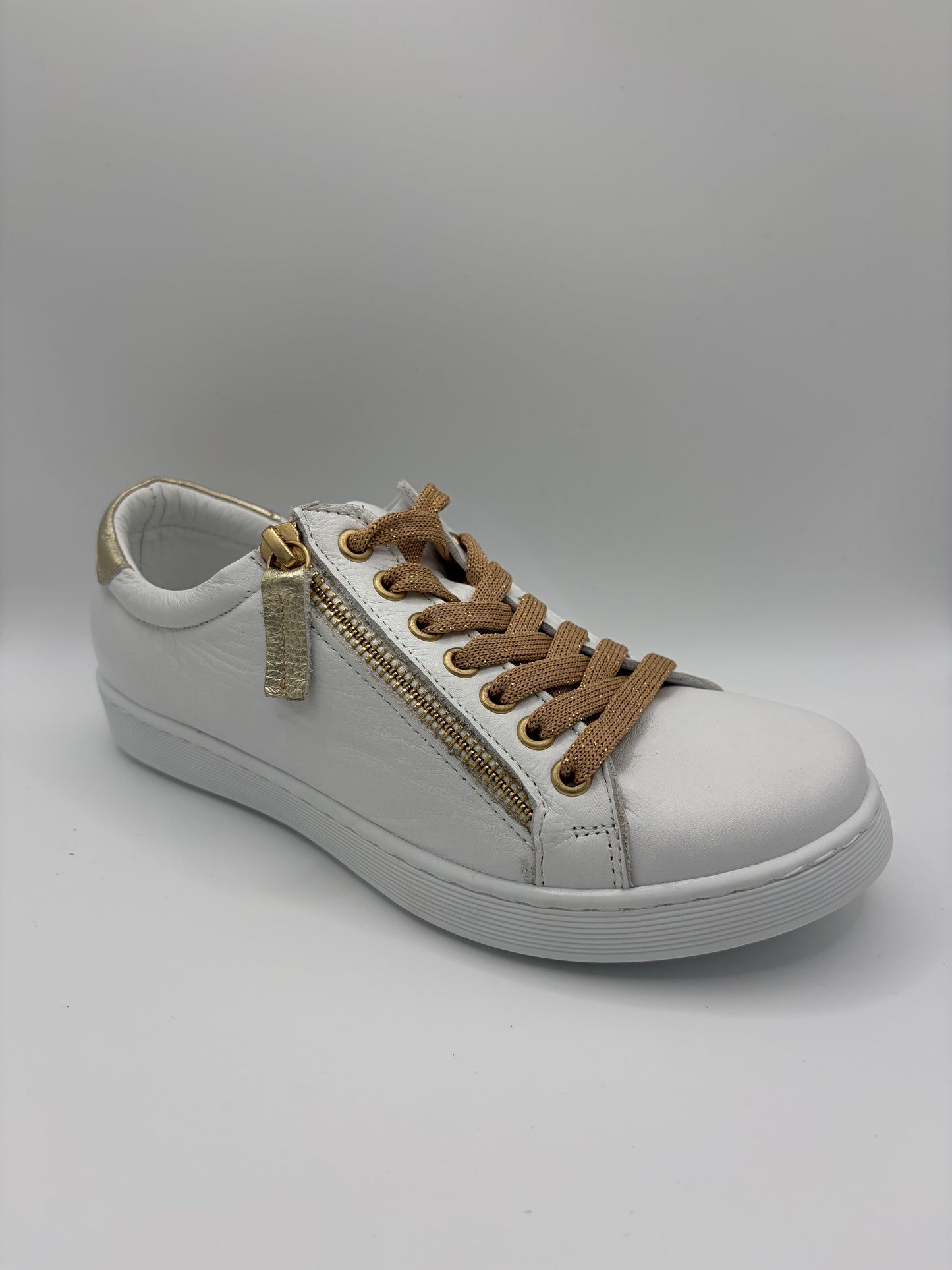 Token Fresh White/Gold