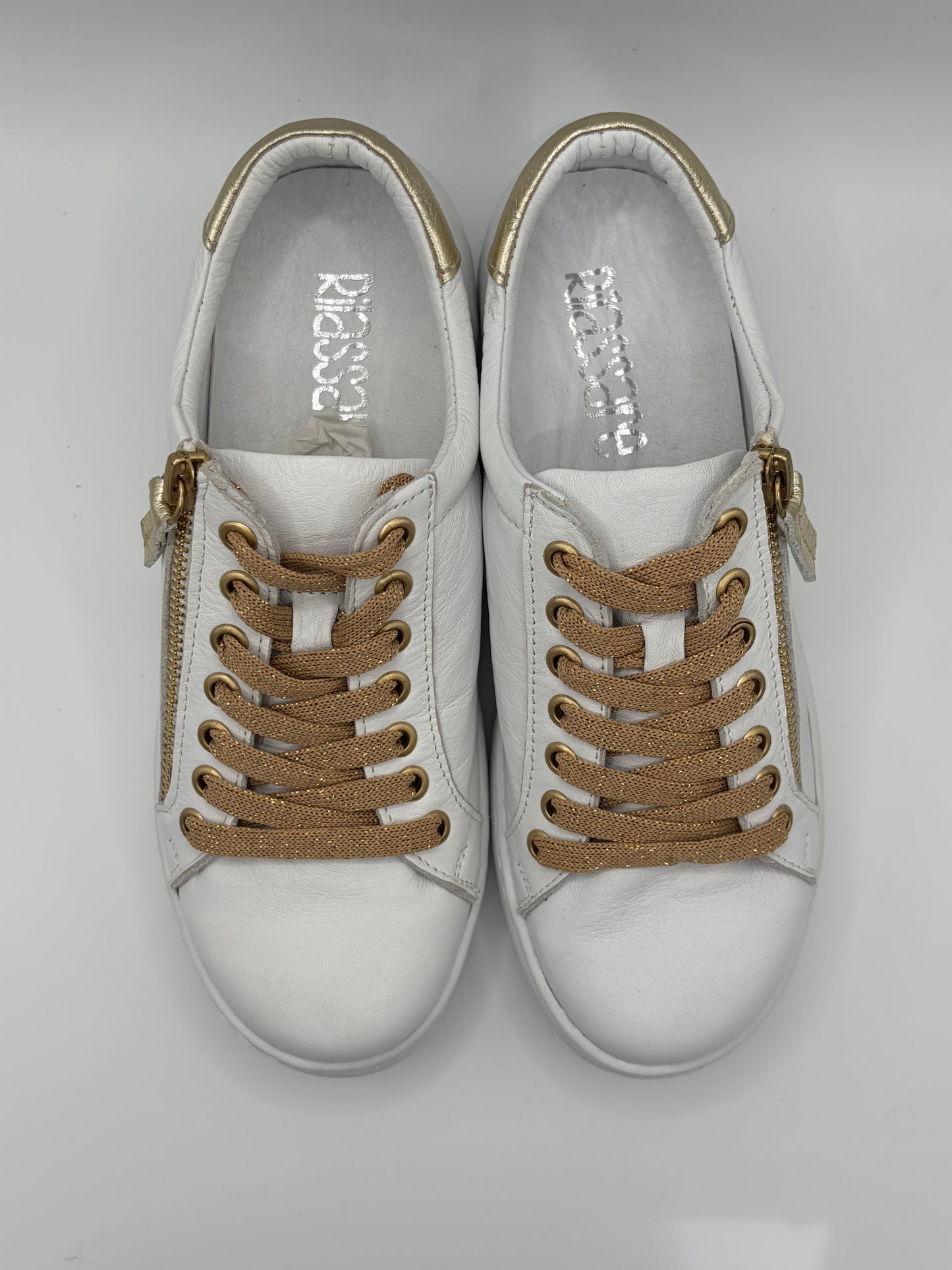 Token Fresh White/Gold