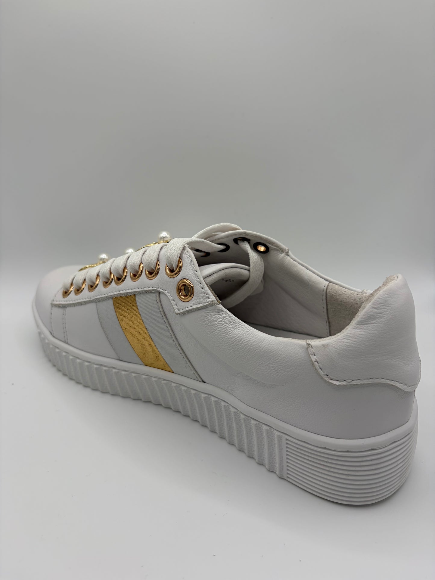 Bee White