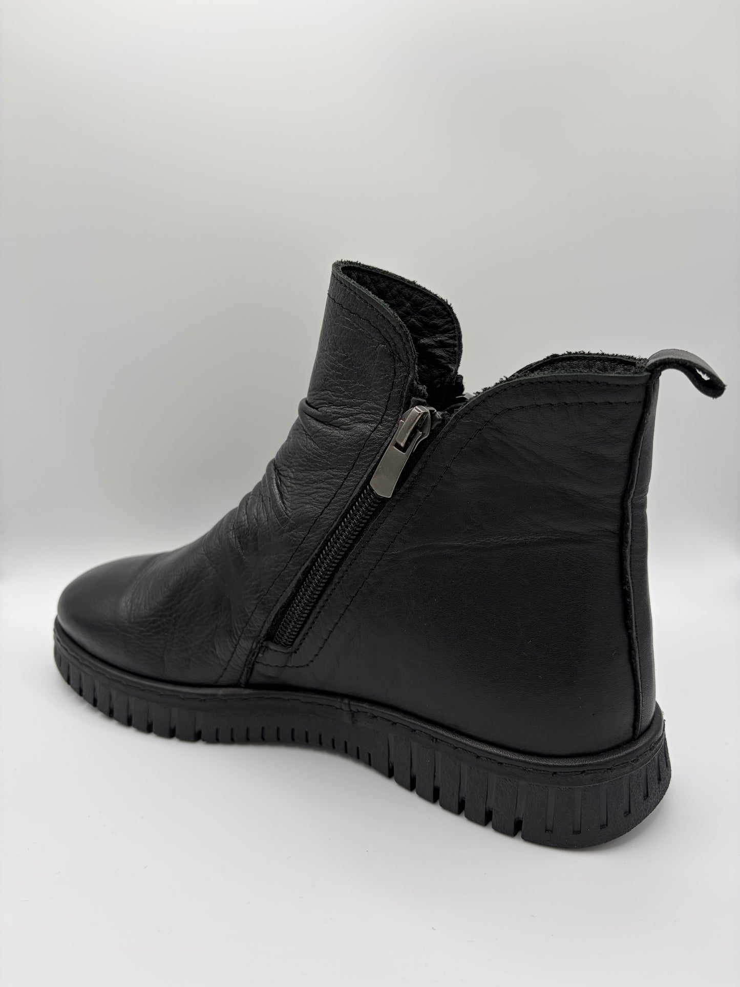 Flor Black Leather