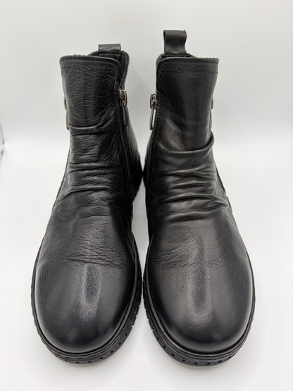 Flor Black Leather