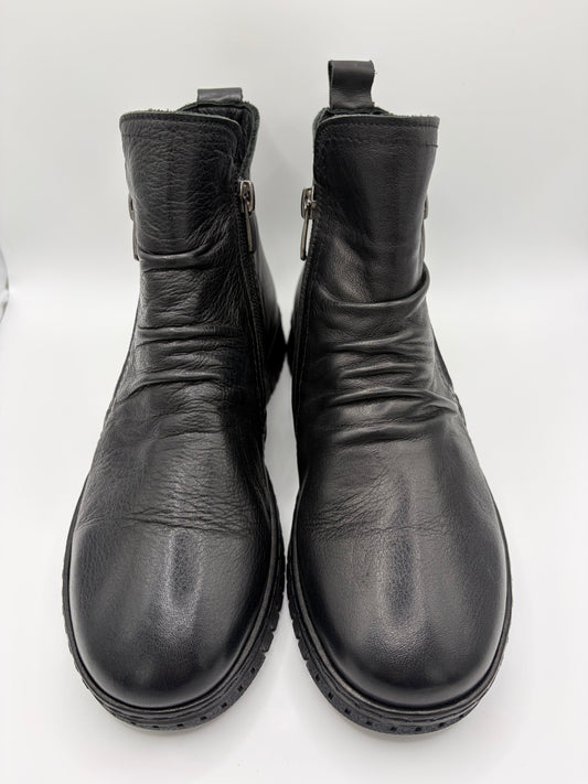Flor Black Leather