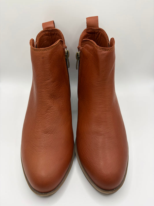 EG213 Tan Leather