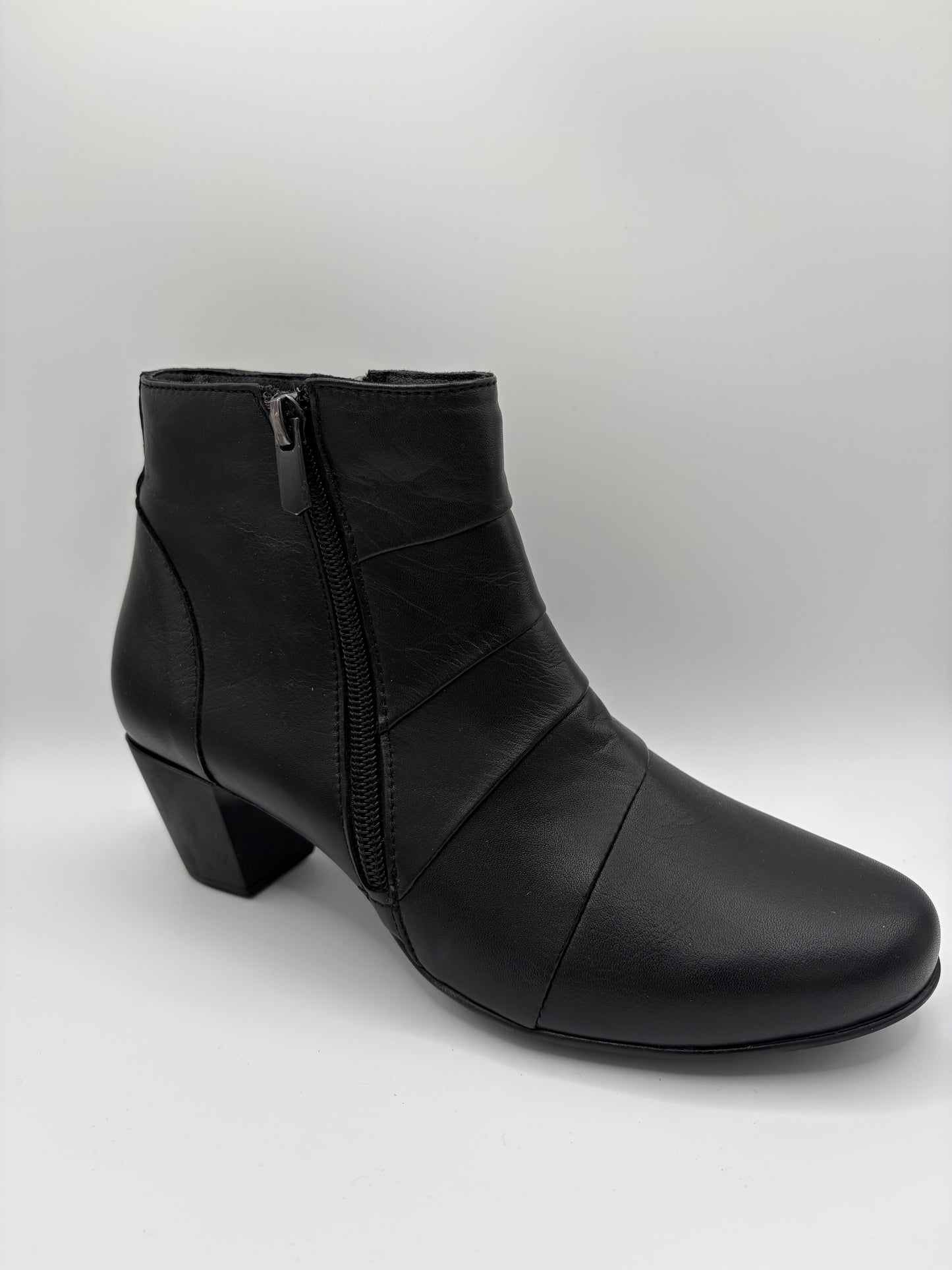 Elva Black