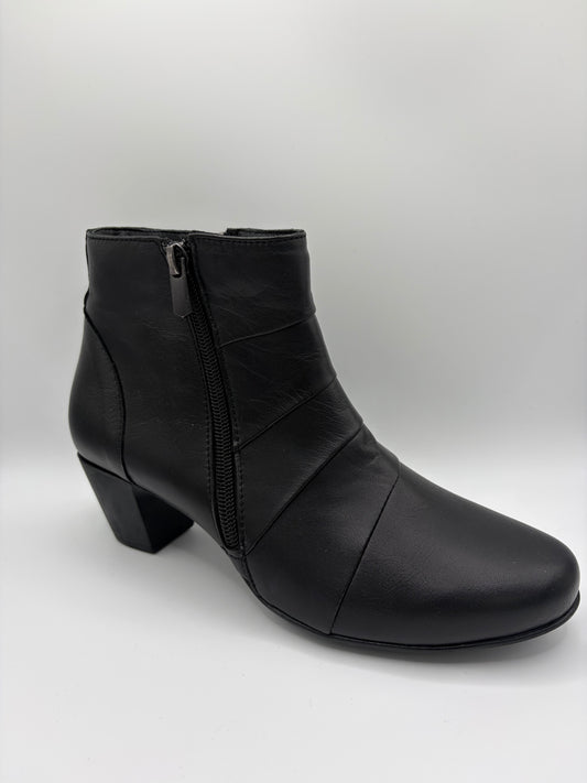 Elva Black
